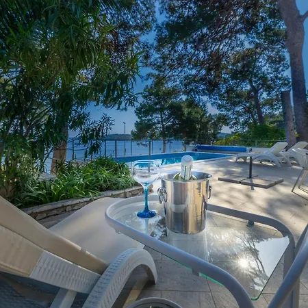 Hana Croatia Vila *