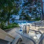 Hana Croatia فيلة *